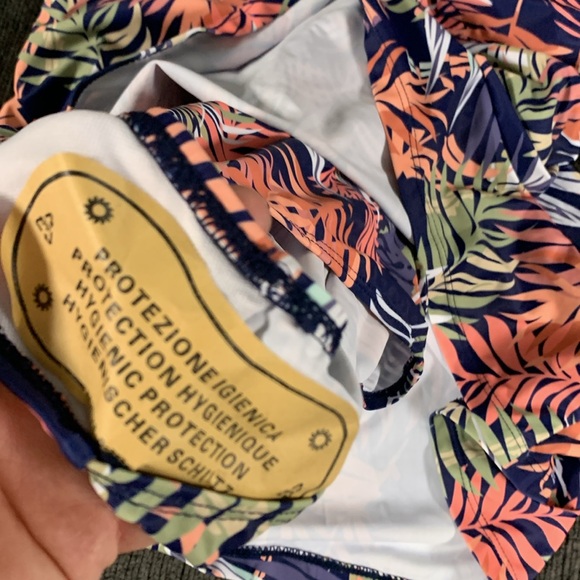 Tropical Leaves One-Piece Swimsuit Size L - Picture 3 of 5